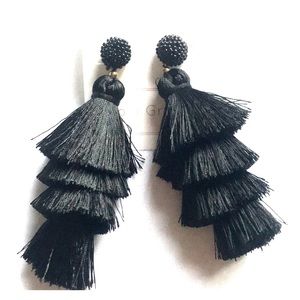 3/$20 🌟 black tassel earrings